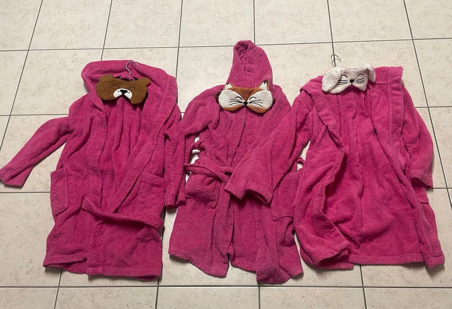 2 roze badjassen met grappige dieren oogmaskers, Ophalen of Verzenden, Zo goed als nieuw, Kleding