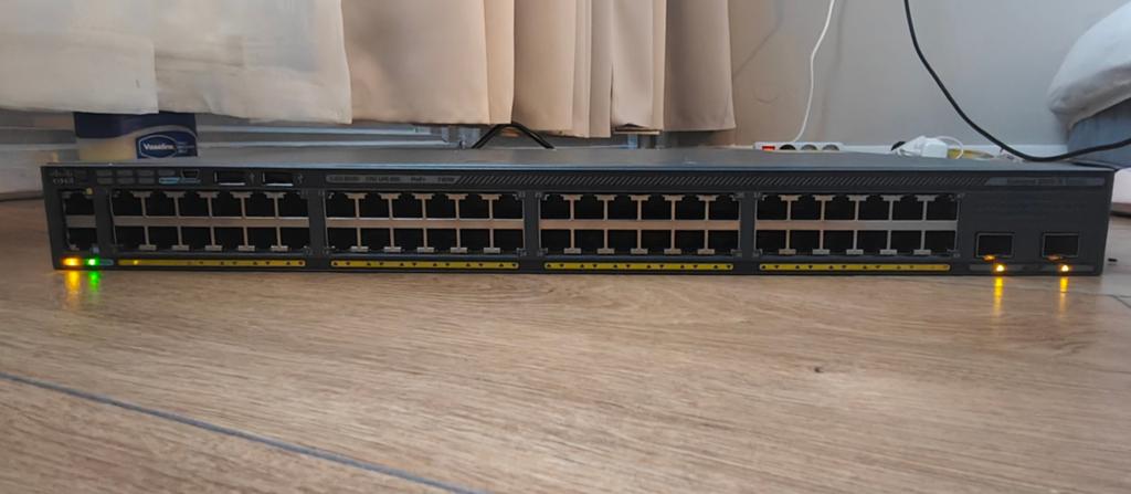 Cisco Catalyst WS-2960X-48FPD-L Gigabit Ethernet Switch, Ophalen of Verzenden, Gebruikt