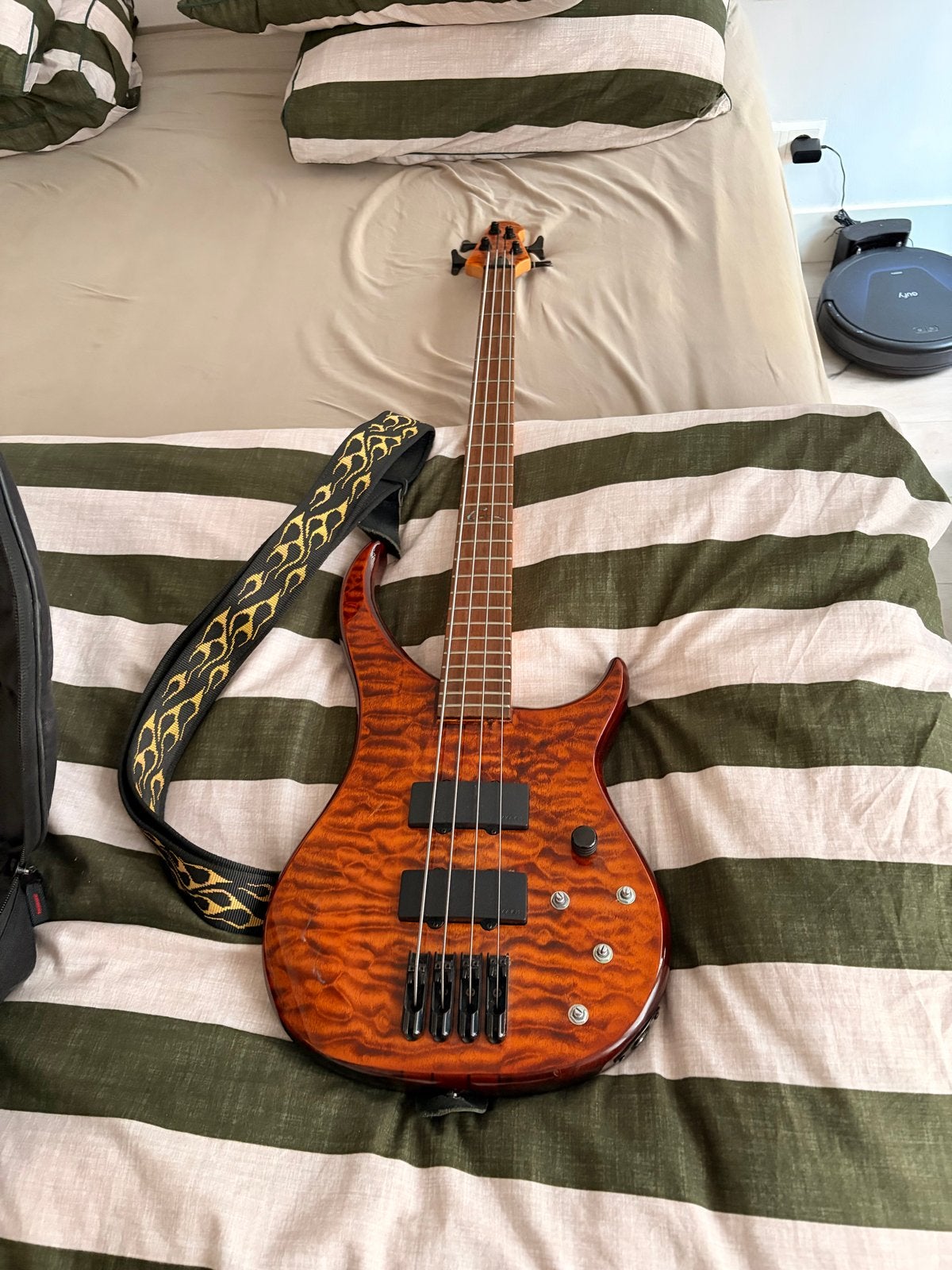 Peavey Cirrus BXP Basgitaar met Hoes - Lichte Gebruikssporen, Muziek en Instrumenten, Ophalen of Verzenden, Gebruikt, Elektrisch