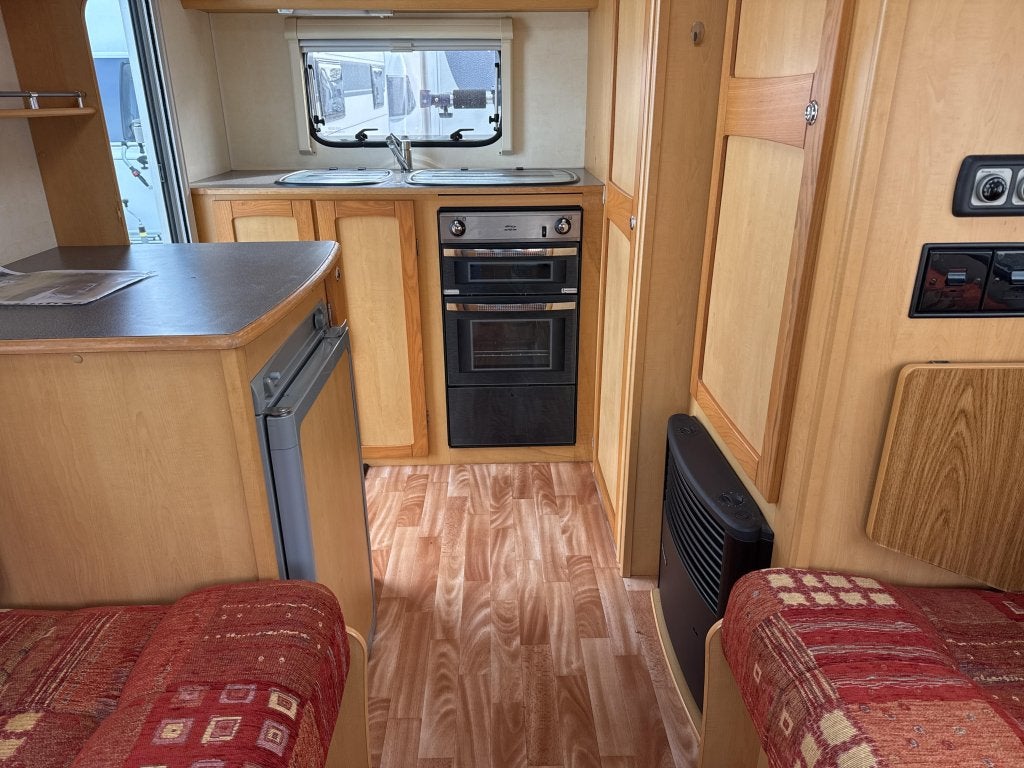 Elddis Avante 1e eigenaar, Kachel, Elddis, Bedrijf, 750 - 1000 kg