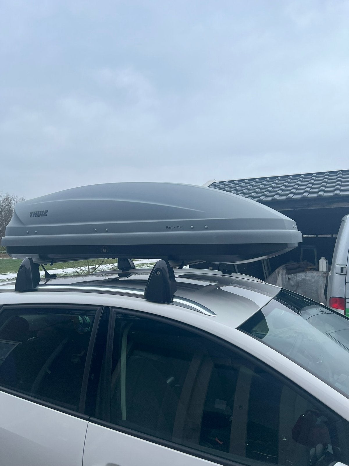 Thule pacific 200 te huur/huren 35 euro per week, Auto diversen, Ophalen, Zo goed als nieuw