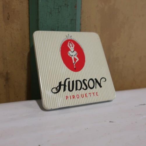 Blikje Hudson Pirouette cigarillos origineel 9 x 9,5 x 1 cm, Ophalen of Verzenden, Gebruikt, Tabaksdoos of Verpakking