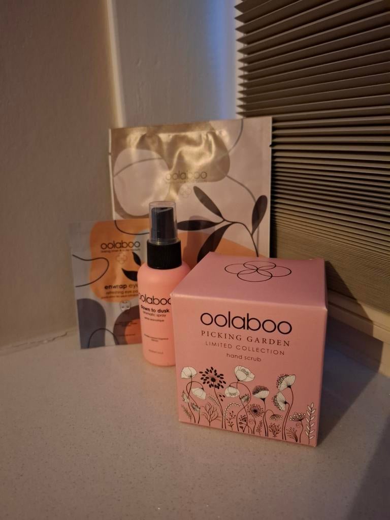 Oolaboo Skincare Set: Scrub, Spray & Maskers, Ophalen of Verzenden, Nieuw, Gehele gezicht, Verzorging