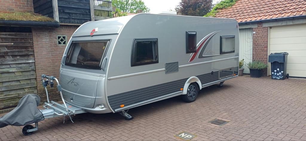 Burstner averso top 465 grey, Caravans en Kamperen, Caravans, Rondzit, Frans bed, Particulier, Bürstner