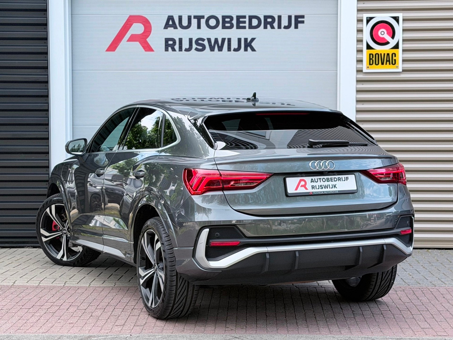 Audi Q3 Sportback 45 TFSI e S Edition 360/Matrix/Keyless, 12 maanden, Gebruikt, Euro 6, Alcantara