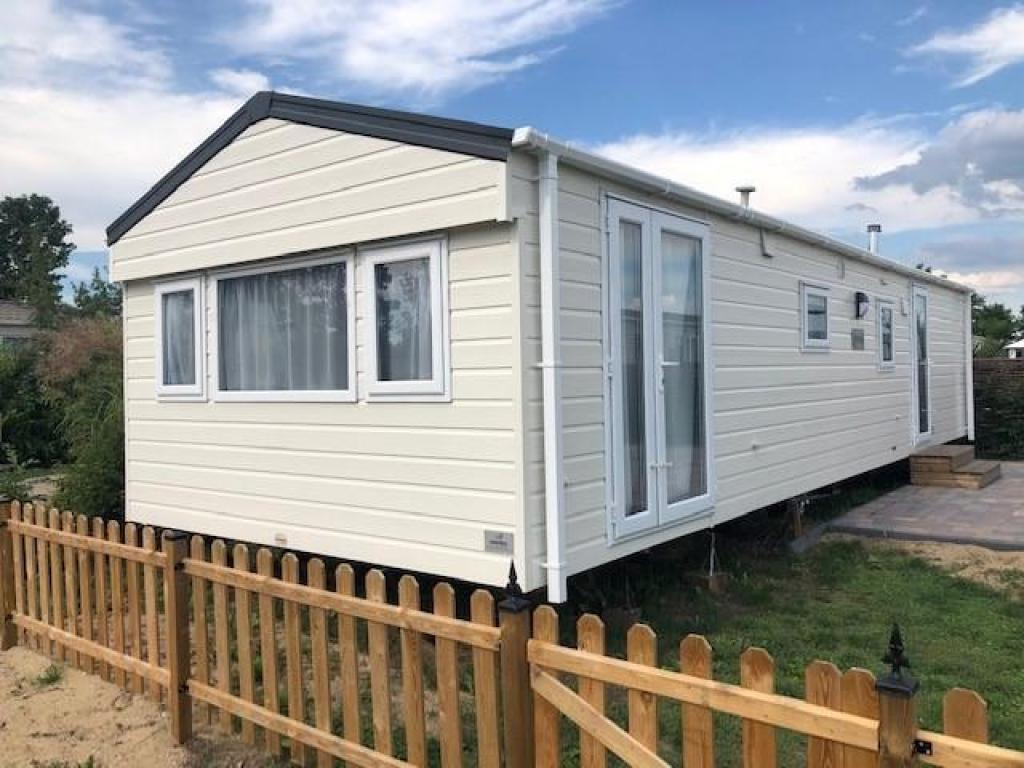 Chalet te koop | Bosrijk + Vaarwater | Friesland!, Caravans en Kamperen, Stacaravans, Tot en met 4