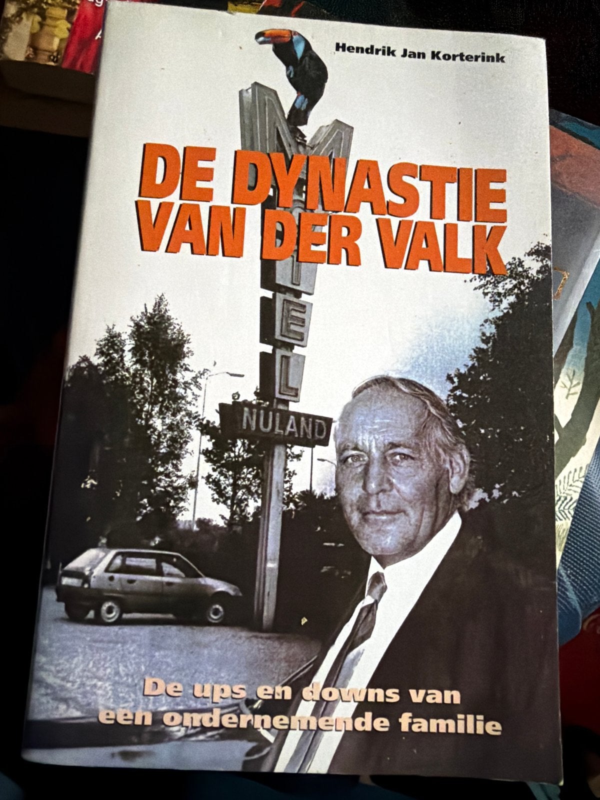 Z8.  De Dynastie Van Der Valk: Ups en Downs van een Familie, Ophalen of Verzenden, Gelezen, Overige