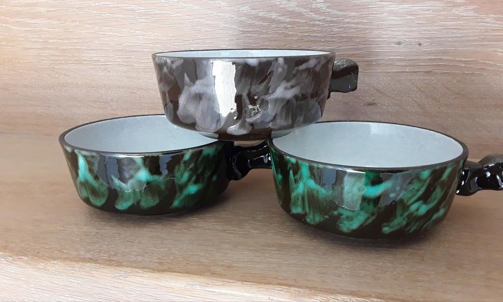 3 vintage soepkommen, 2x groen, 1x bruin/grijs, als nieuw, Huis en Inrichting, Keuken | Servies, Ophalen of Verzenden, Zo goed als nieuw
