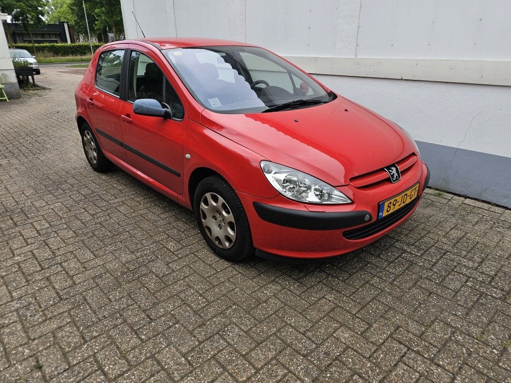 Peugeot 307 1.6-16V Gentry (bj 2002), Auto's, Peugeot, Gebruikt, Zwart, 4 cilinders, 610 kg