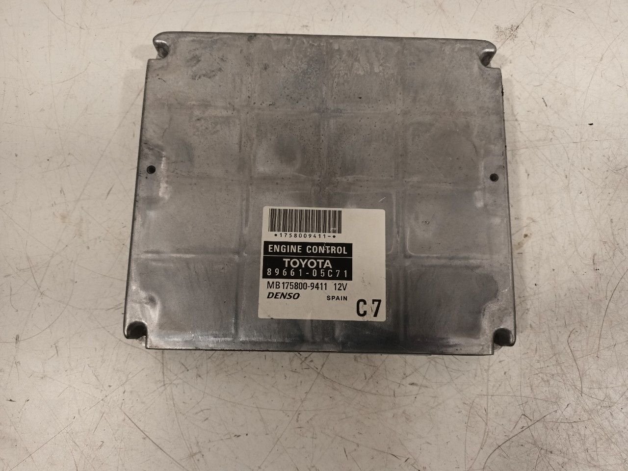Computer motormanagement Toyota Avensis, Onderdelen@venauto.nl, Van der Ven Autorecycling B.V., Gebruikt, Ettenseweg 76, 4706 PB Roosendaal, The Netherlands