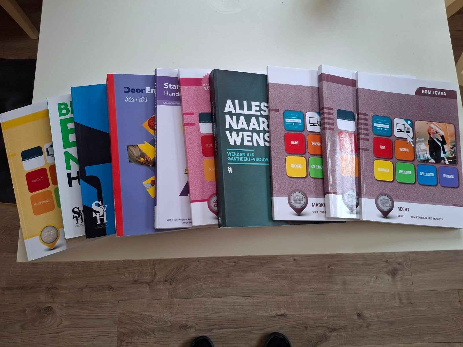 boeken pakket Horeca en Toerisme  (BBL), Boeken, Ophalen, Zo goed als nieuw, Overige niveaus
