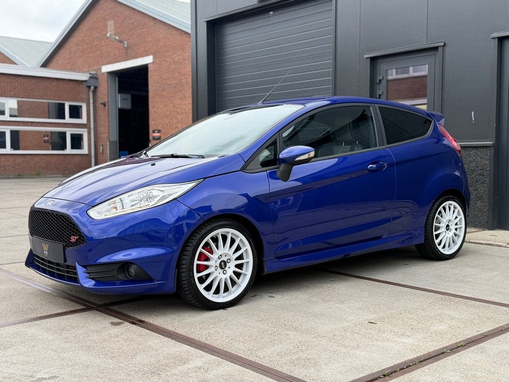 Ford Fiesta 1.6 ST2 183PK Recardo Navi Keyless Sony Camera, Auto's, Ford, 1596 cc, 1063 kg, Gebruikt, Zwart
