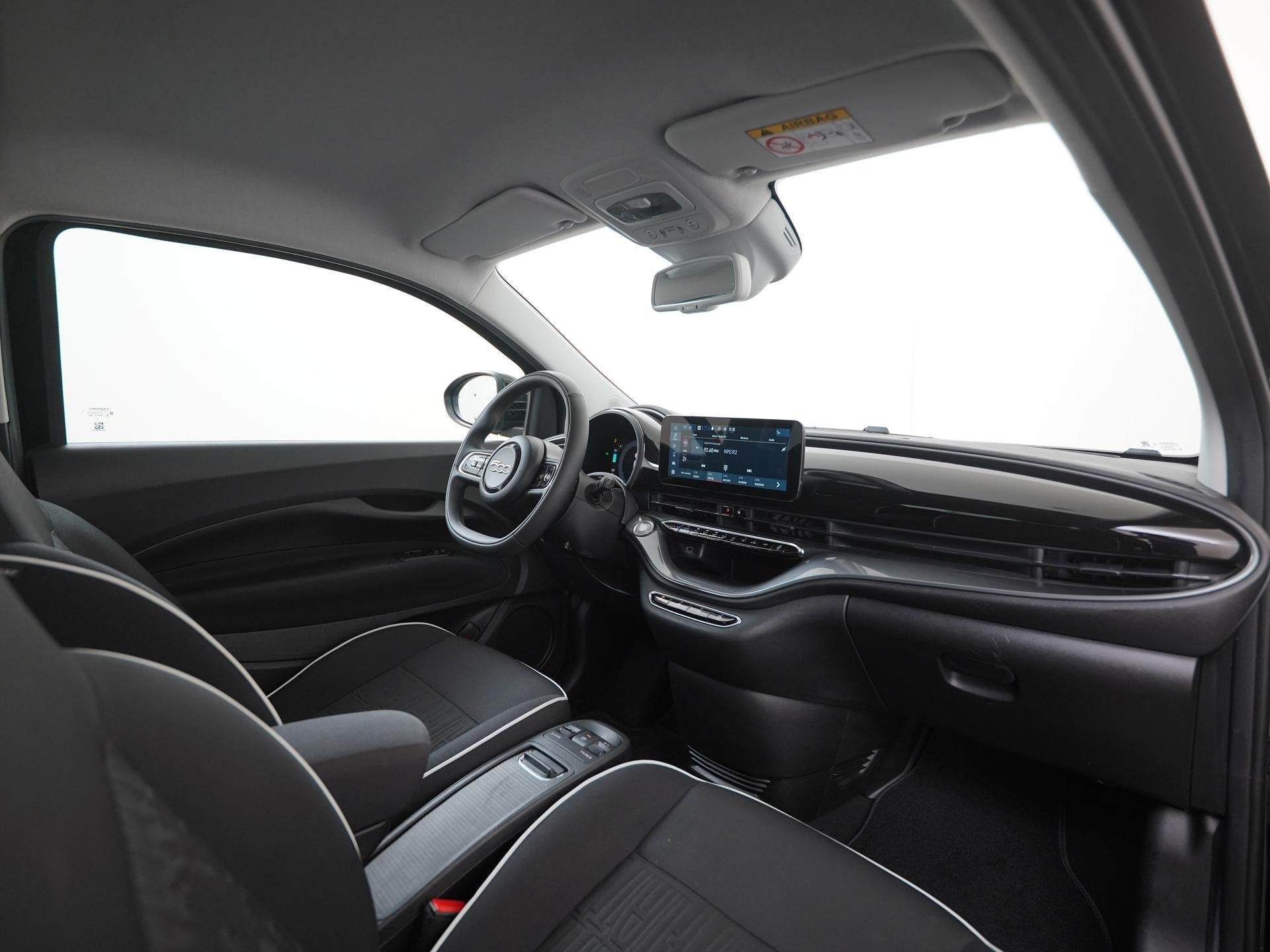 Fiat 500e Icon 42 kWh | SOH 97% | 360 Camera | Apple Carplay, Auto's, Stof, Gebruikt, 118 pk, 4 stoelen