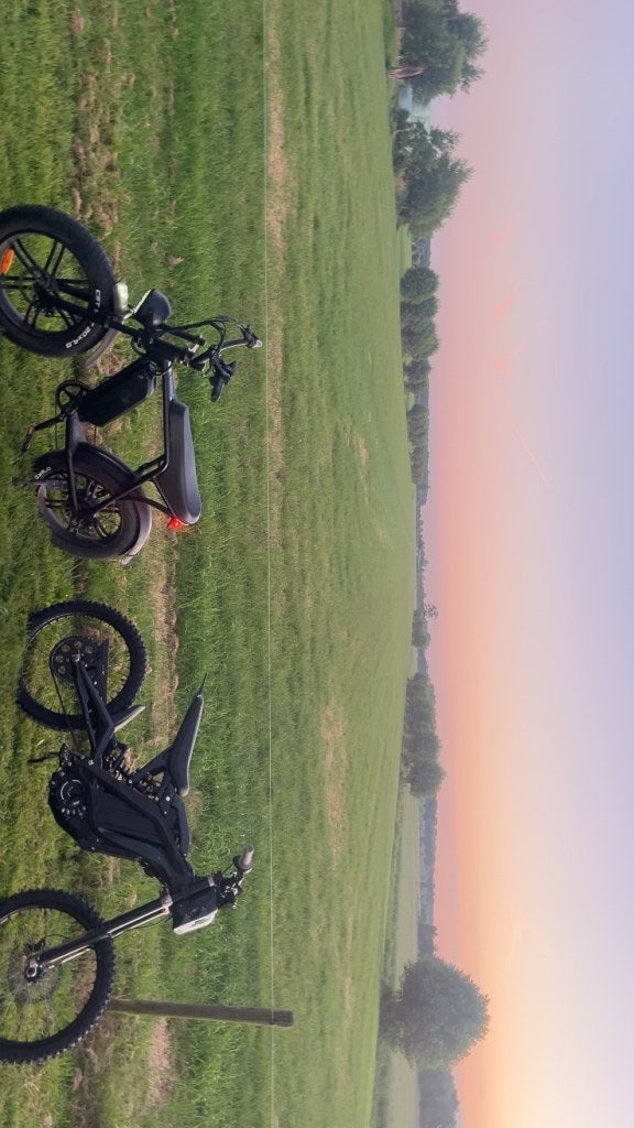 Stoere V8 fatbike! (2 accus opvoeren t/m 50 kan, Fietsen en Brommers, Elektrische fietsen, Ophalen, Gebruikt, 30 tot 50 km per accu