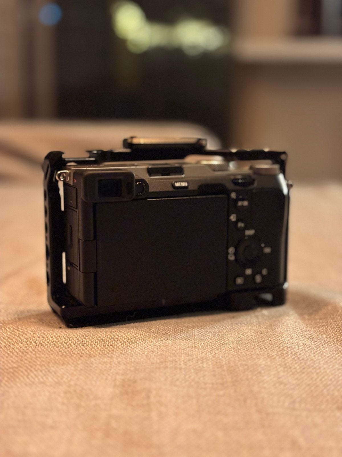 Foto 3 van Sony A7C camera met SmallRig Cage, originele doos en riem