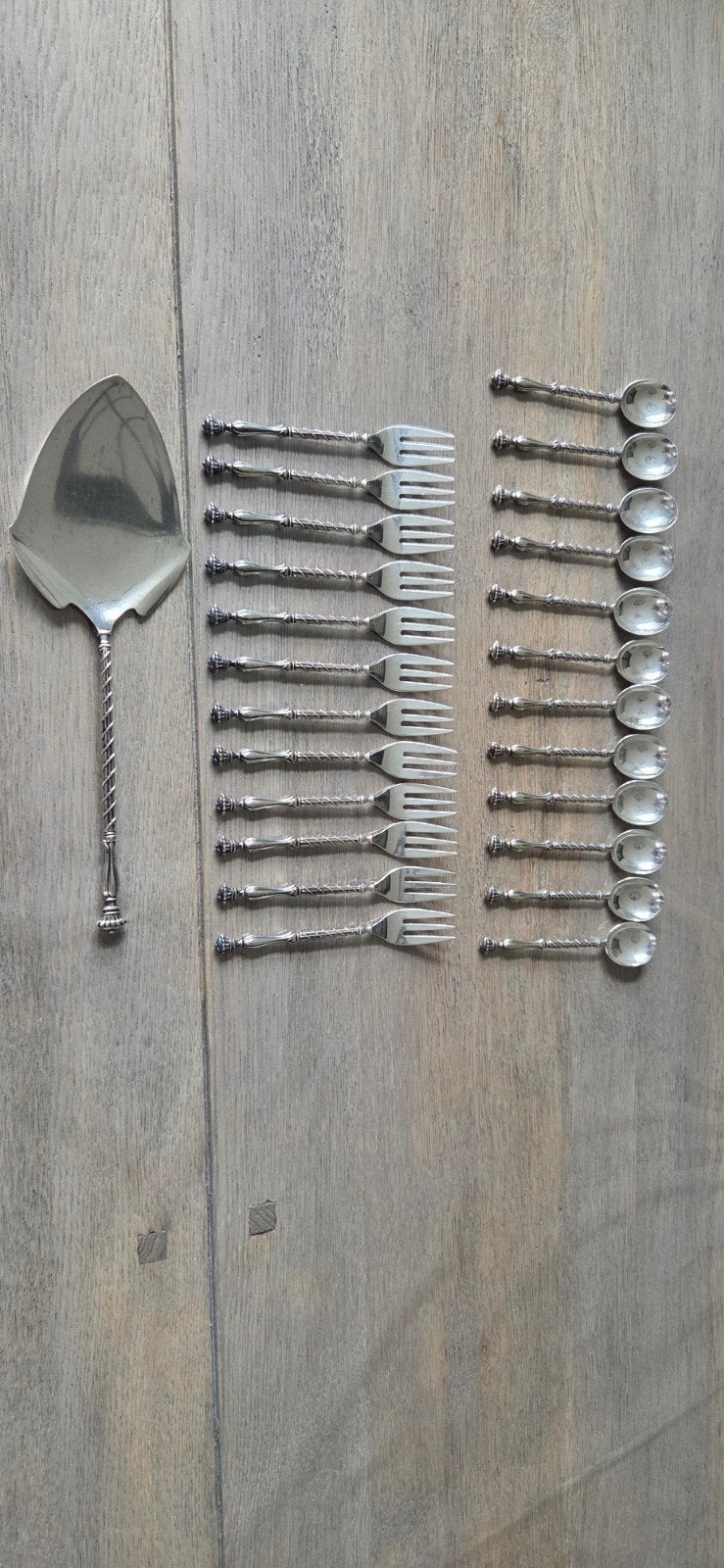 2e gehalte zilver 1920. 12 lepeltjes, vorkjes taartschep., Ophalen of Verzenden, Zo goed als nieuw, Rvs of Chroom