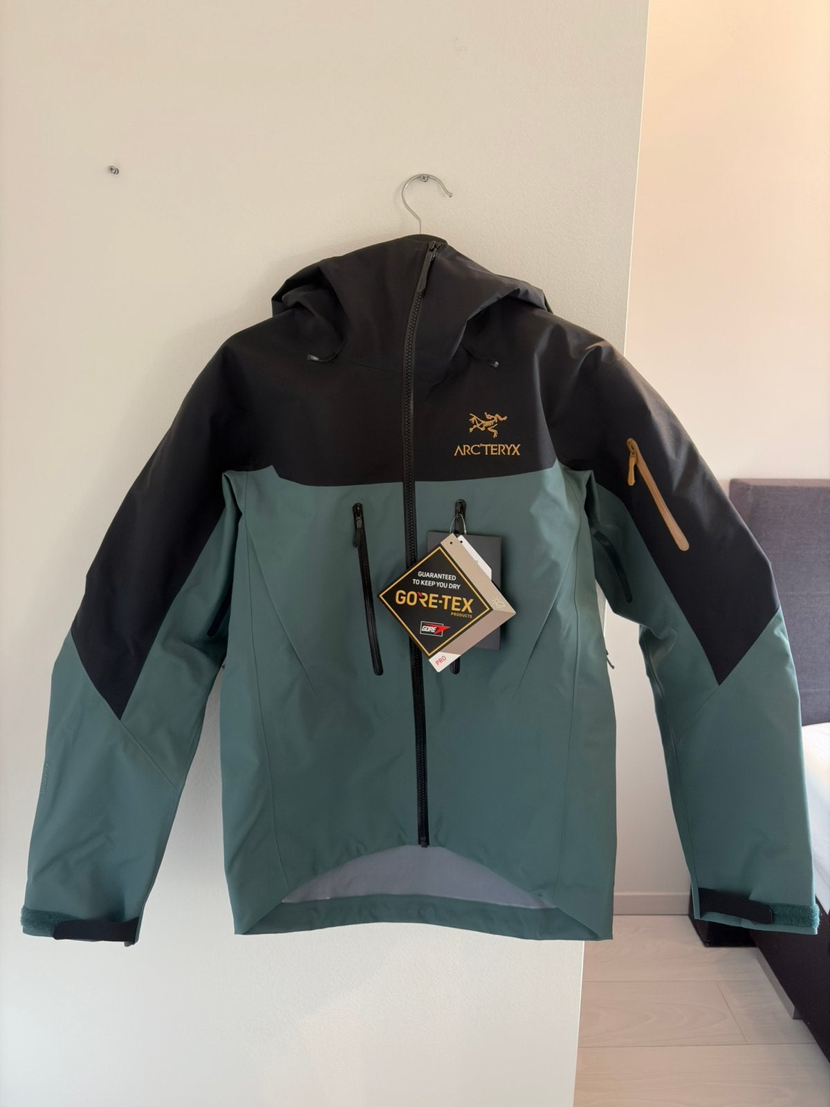 Arcteryx Alpha SV Jas, Ophalen of Verzenden, Nieuw, Overige maten, Zwart