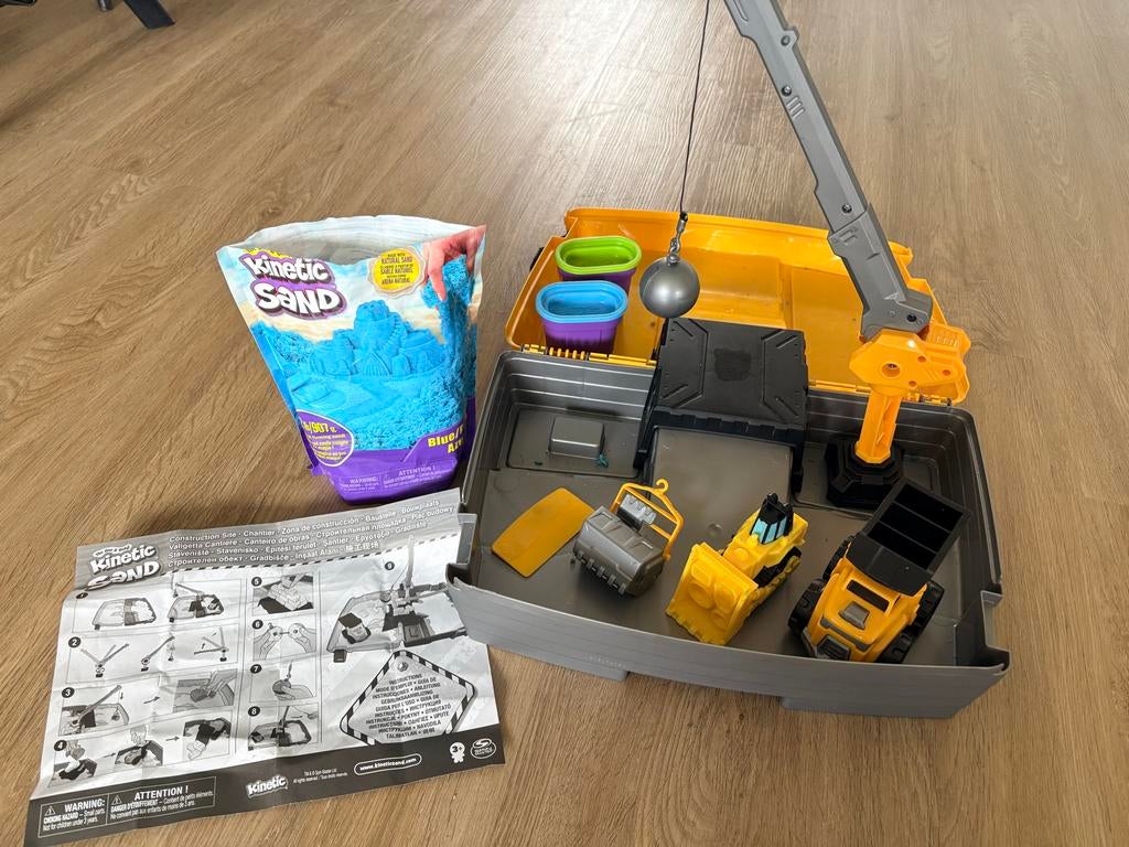 Kinetic Sand bouwplaats met accessoires en zand, Kinderen en Baby's, Speelgoed | Educatief en Creatief, Ophalen, Gebruikt, Bouwen