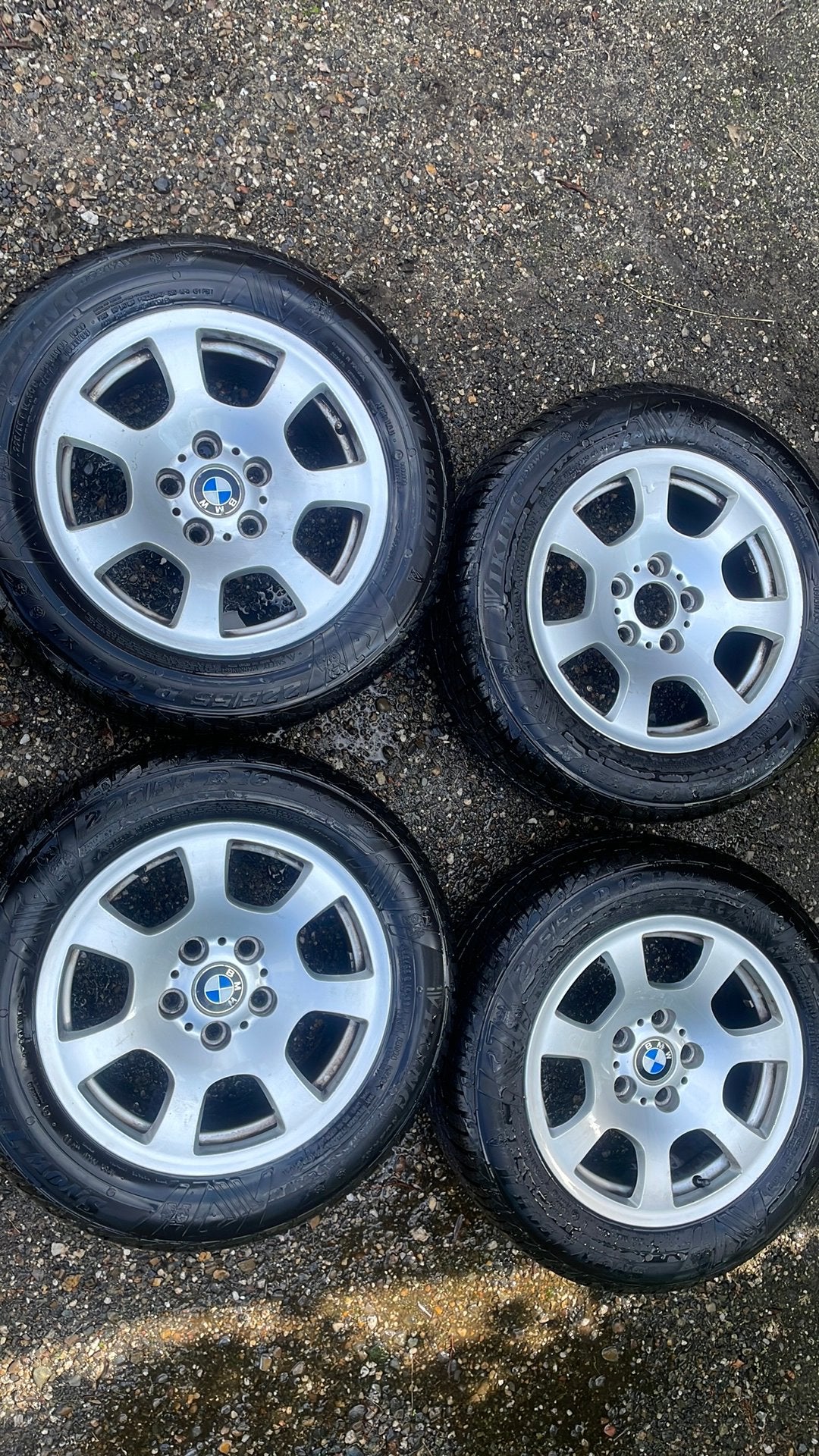 Originele 16 inch BMW velgen (5x120) +  winterbanden (6-7mm), Auto-onderdelen, 16 inch, Ophalen of Verzenden, Band(en), Zomerbanden