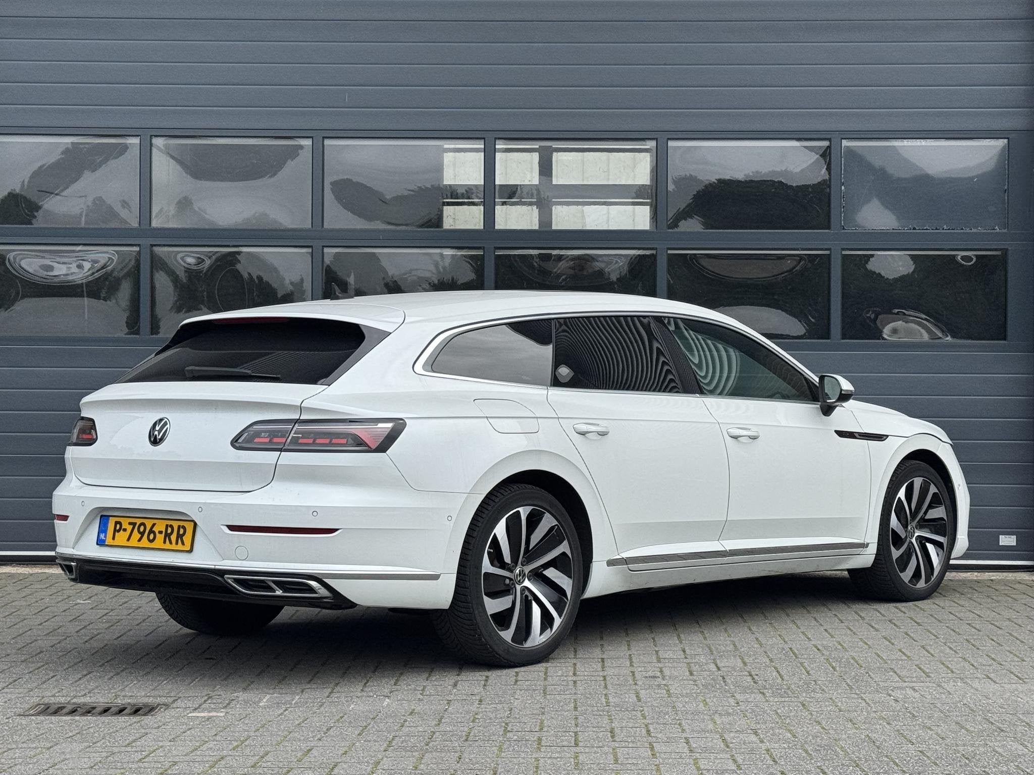 VOLKSWAGEN ARTEON SHOOTING BRAKE 1.4 TSI EHYBRID R-LINE BUSI, Auto's, Arteon, Gebruikt, 4 cilinders, Met garantie (alle)
