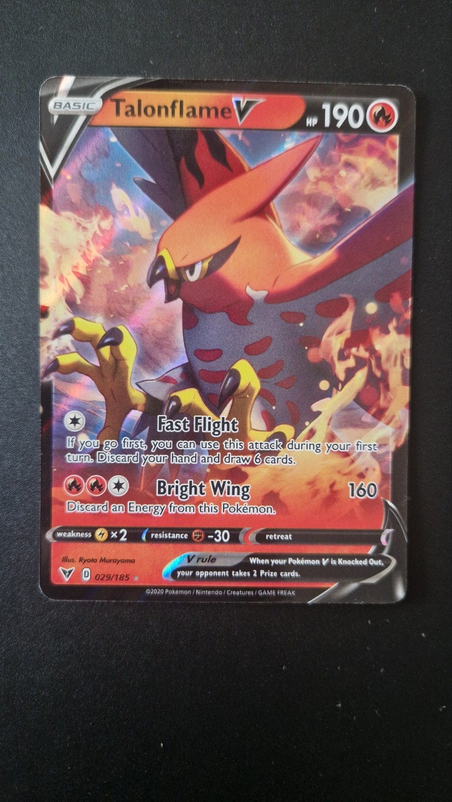 Talonflame V 029/185 Vivid Voltage Pokemon, Ophalen of Verzenden, Zo goed als nieuw, Losse kaart