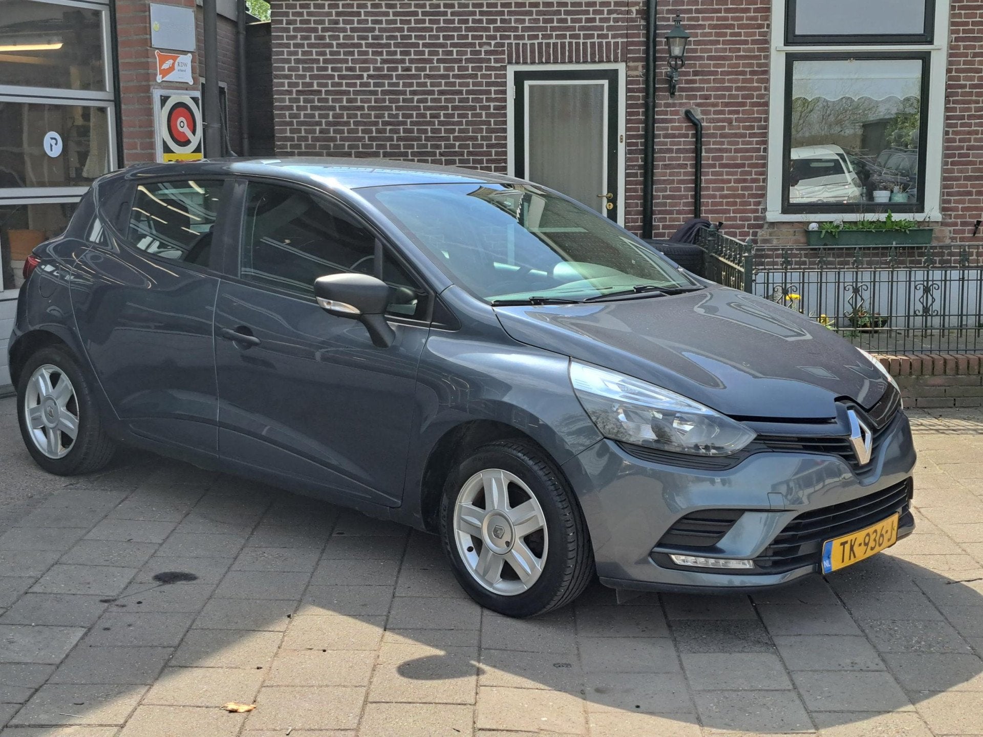 Renault Clio 0.9 TCe Life (bj 2018), Auto's, 898 cc, Stof, Gebruikt, 49 €/maand