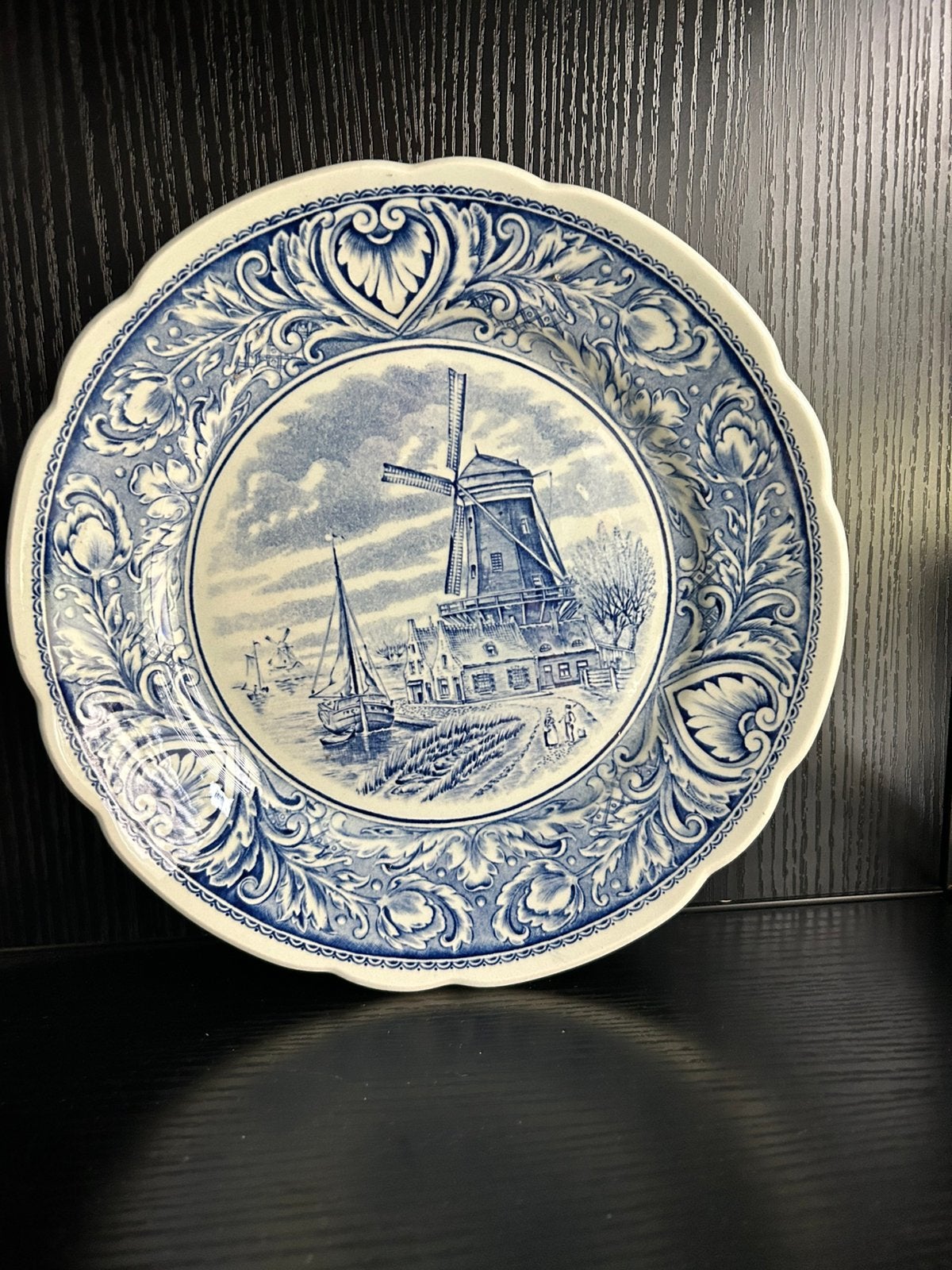 Royal by Boch Belgium Delfts wandbord. Molen – Ø 25,5 cm, Ophalen