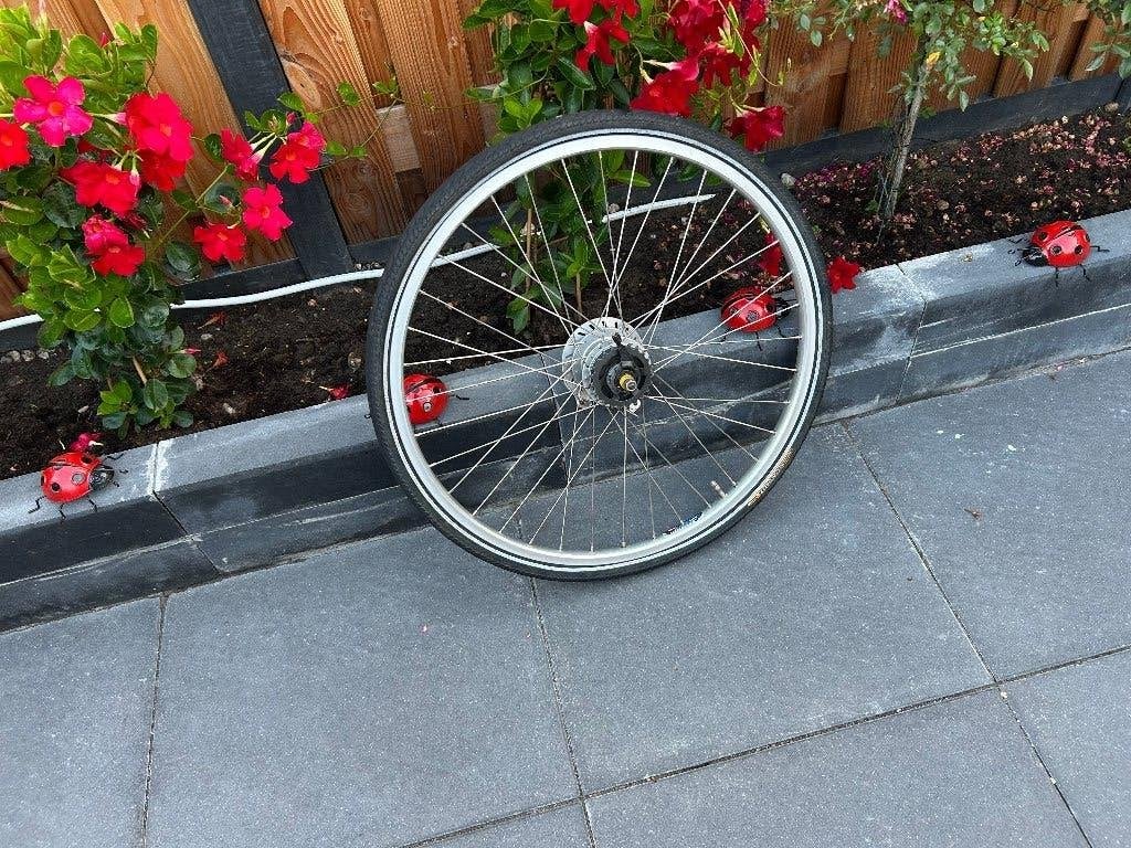 tk:Achterwiel 28 inch 8 NEXUS versnellingen rollerbrakes, Wiel, Gebruikt, Ophalen of Verzenden, Shimano Nexus 8 versnellingen