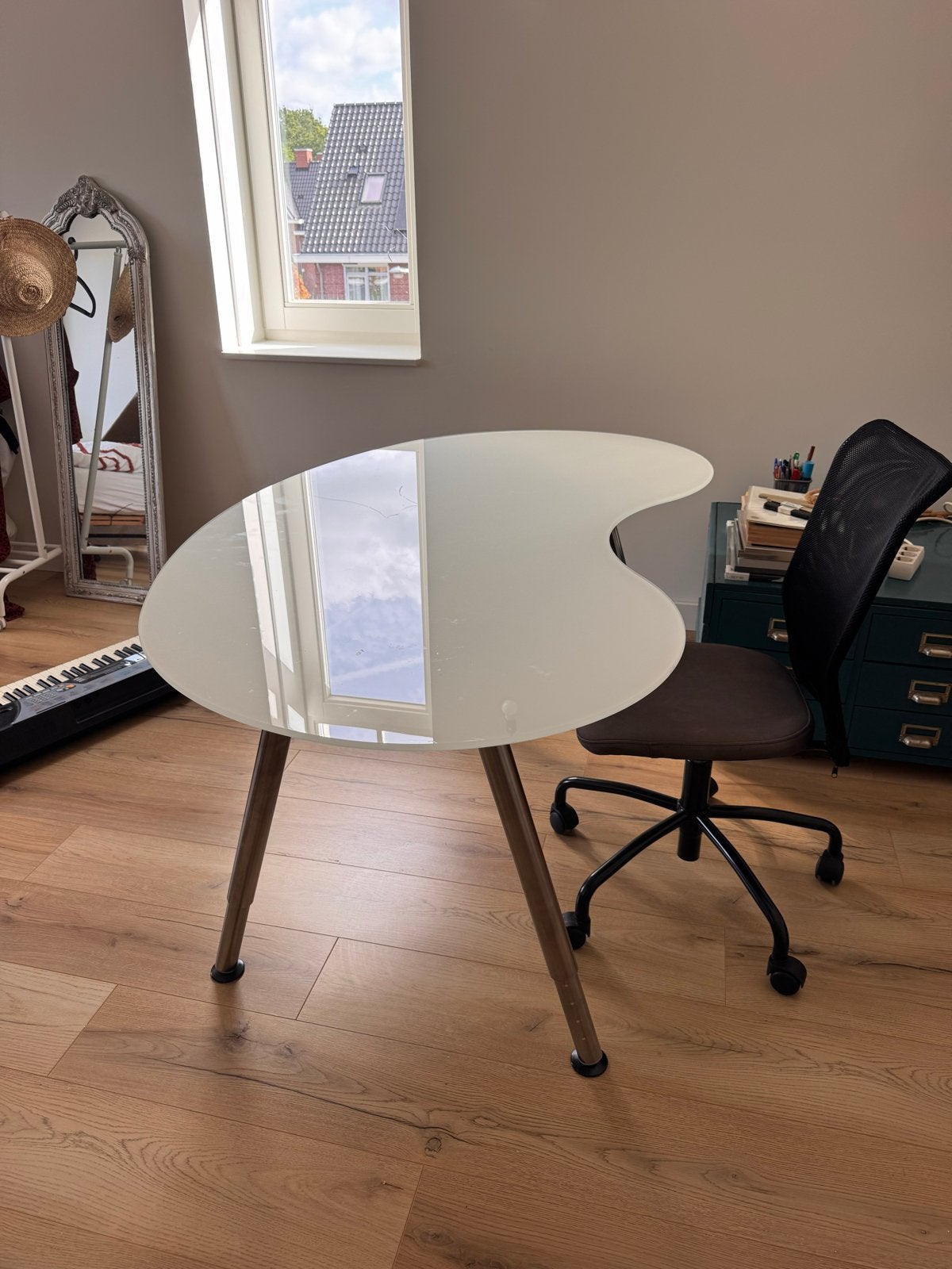 IKEA Galant Bureau - Wit, glas, in hoogte verstelbaar, Ophalen, Gebruikt, Metaal, In hoogte verstelbaar