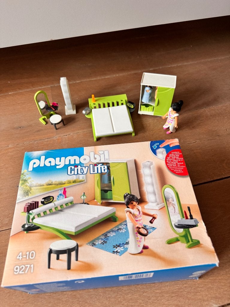 Playmobil City Life 9271 – slaapkamer met poppetje en lamp, Gebouw, Complete set, Ophalen of Verzenden, Zo goed als nieuw