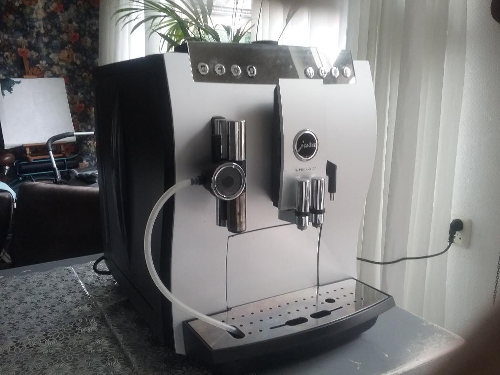 Jura Z7 koffie machine, Witgoed en Apparatuur, Koffiezetapparaten, Ophalen, Gebruikt, Espresso apparaat, 2 tot 4 kopjes
