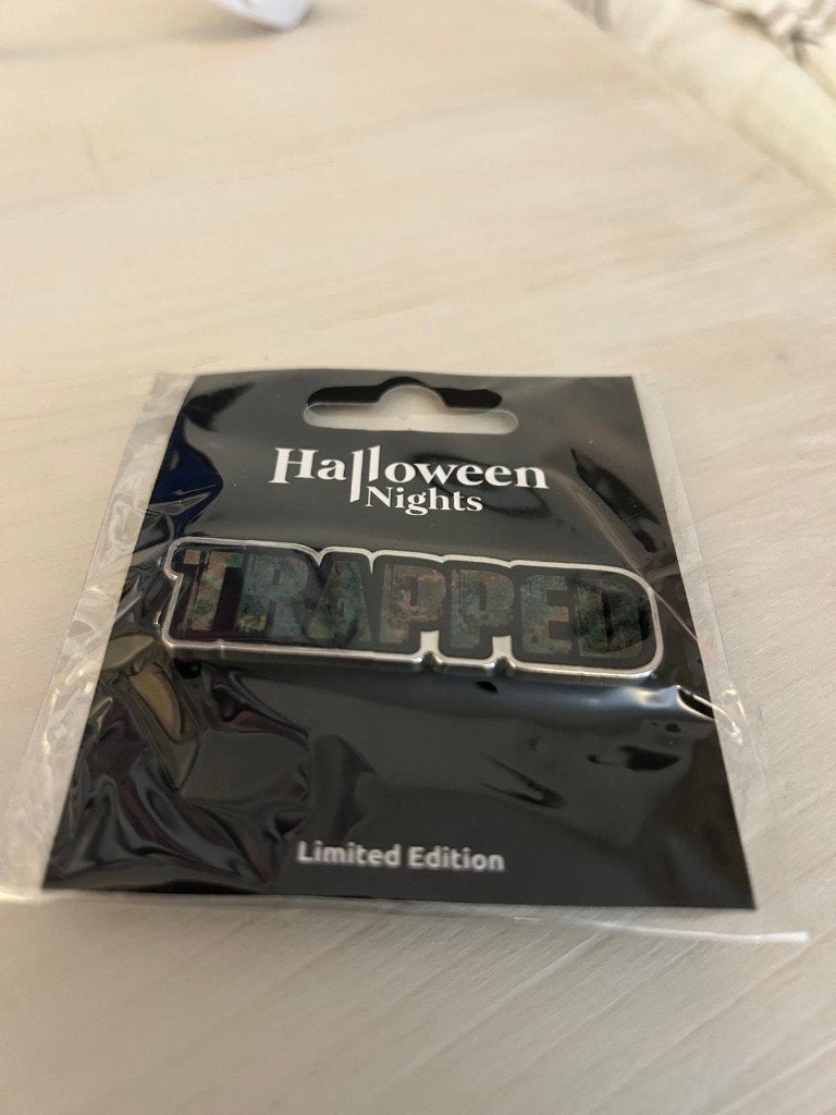 Toverland Trapped pin, Ophalen of Verzenden, Nieuw, Overige onderwerpen, Speldje of Pin
