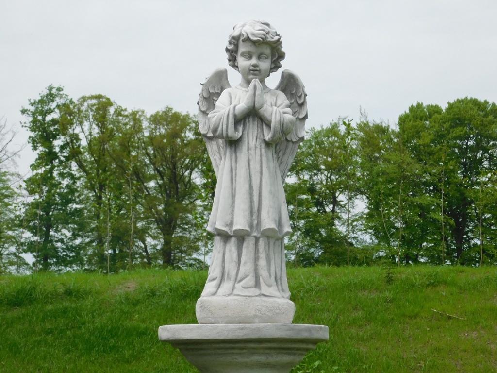 Staande engel op sokkel - vol steen, Steen, Engelenbeeld, ., Nieuw