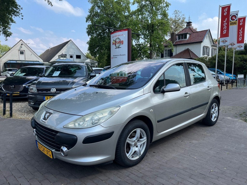 Peugeot 307 1.6-16V XT / AIRCO-ECC / TREKHAAK / CRUISE CTR., Auto's, Voorwielaandrijving, Gebruikt, 4 cilinders, 635 kg