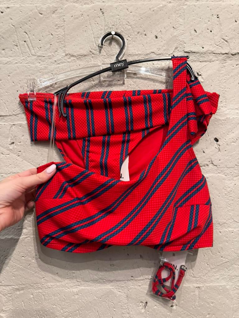 Beachlife bikini 42B slip 38 NIEUW!! Nu €25, Kleding | Dames, Badmode en Zwemkleding, Ophalen of Verzenden, Nieuw, Rood, Bikini