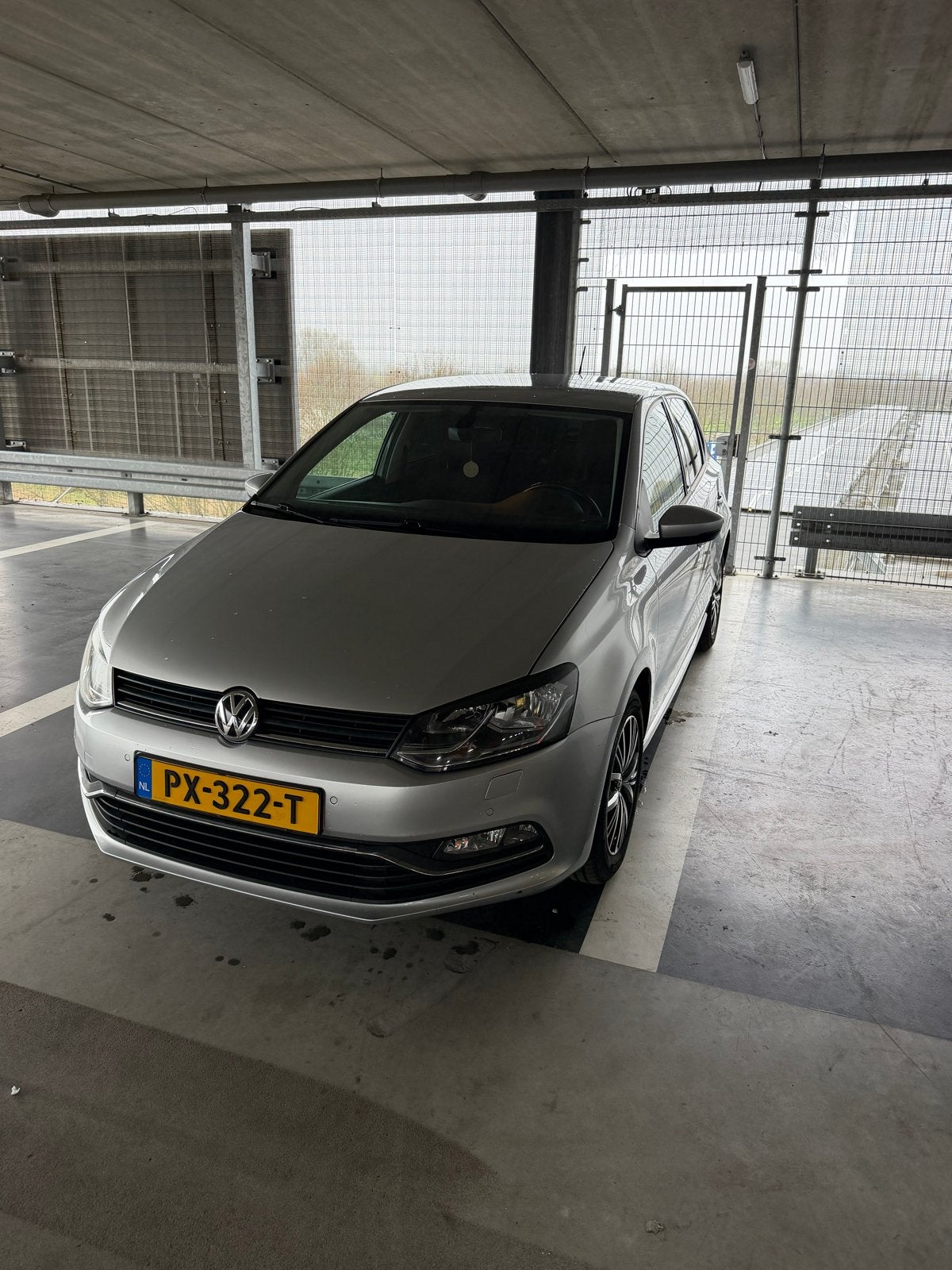 Volkswagen Polo 1.0 MPI 55KW 2016 Grijs, 40 €/maand, Electronic Stability Program (ESP), Handgeschakeld, Particulier