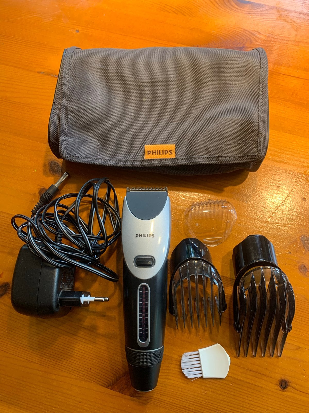 Philips baardtrimmer met opzetstukken en etui, Ophalen, Gebruikt, Scheren en Epileren