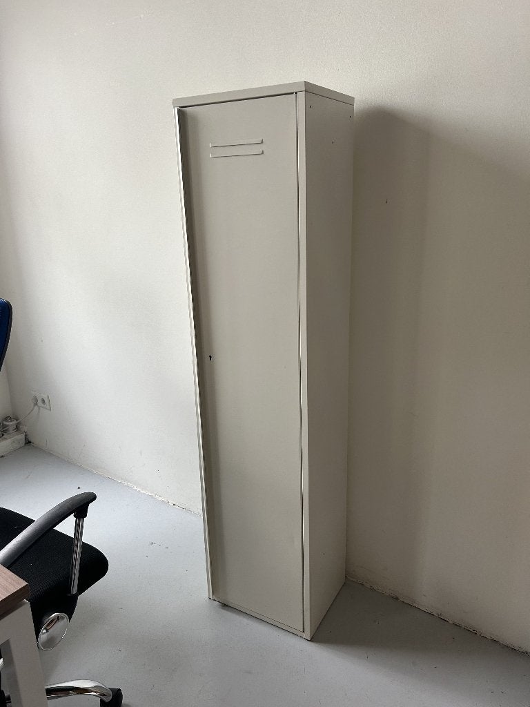 Locker, Ophalen, Gebruikt