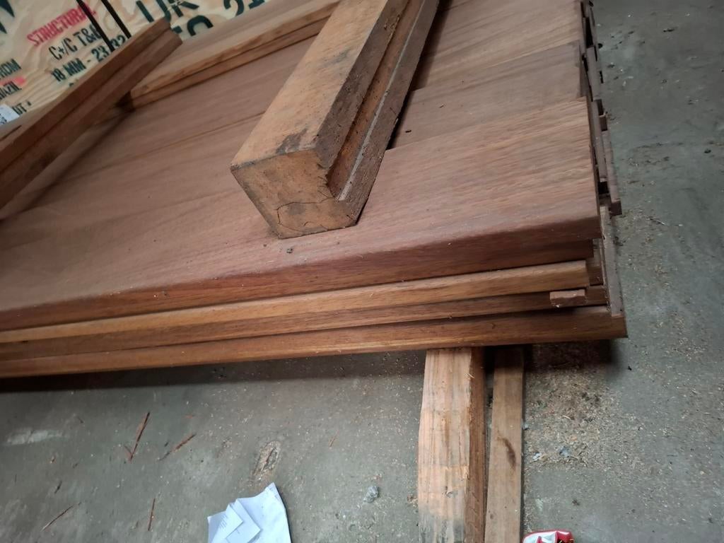 Partij 49 st hardhout vlonderplanken 245 cm bezorgen mogelij, Ophalen, Nieuw, A, Hout
