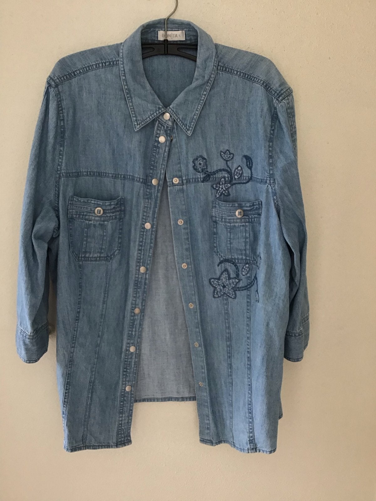 Bonita spijkerblouse met borduursel - Maat L, Ophalen of Verzenden, Zo goed als nieuw, Maat 42/44 (L), Blauw