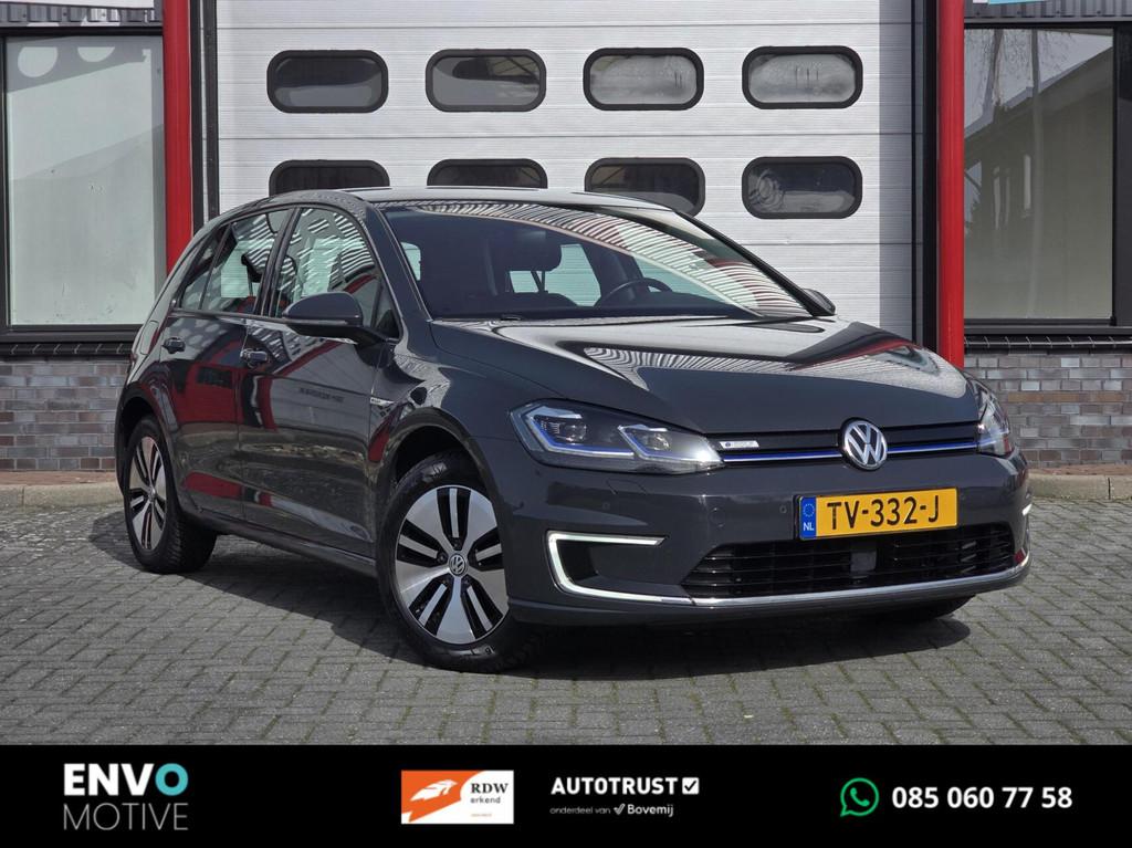 Volkswagen e-Golf 36kWh Leer/LED/Navi/ACC/Stoelverw/CarPlay, Auto's, 136 pk, Gebruikt, Met garantie (alle), 231 km