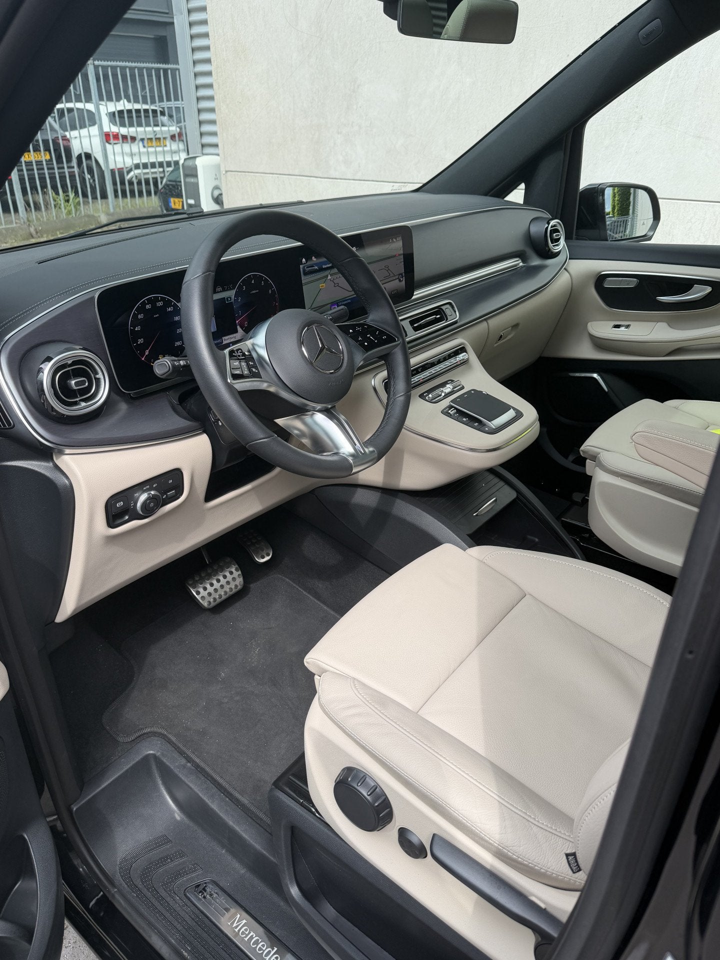Mercedes-Benz V-Klasse 300 L2 Avantgarde *BENZINE* Leer-Elek, Auto's, Automaat, Achterwielaandrijving, Gebruikt, Huisgarantie