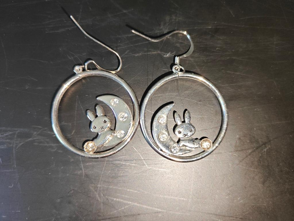 Zilveren Nijntje oorringen met strass steen, Nieuw, Ophalen of Verzenden, Zilver, Zilver
