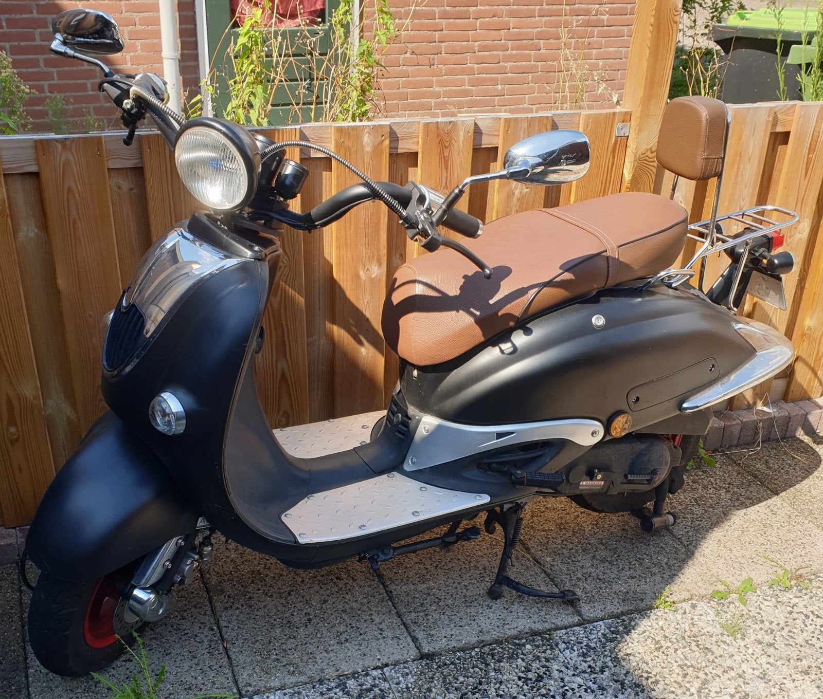 Mooie retro scooter met helm/slot/afdekhoes, Ophalen of Verzenden, Gebruikt, Benzine