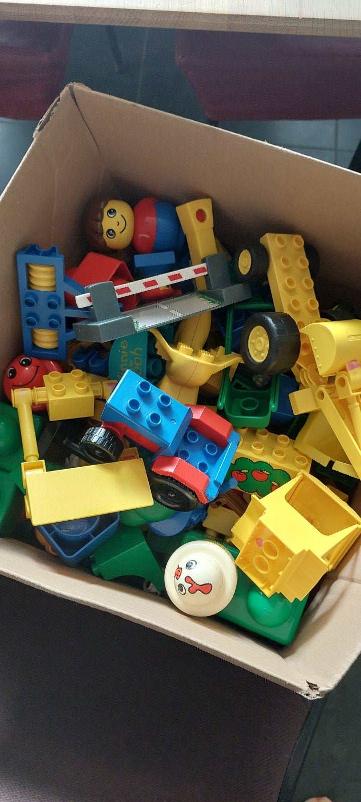 Doos vol diverse Duplo bouwstenen en figuren, Ophalen, Gebruikt, Inclusief minifiguren, Duplo