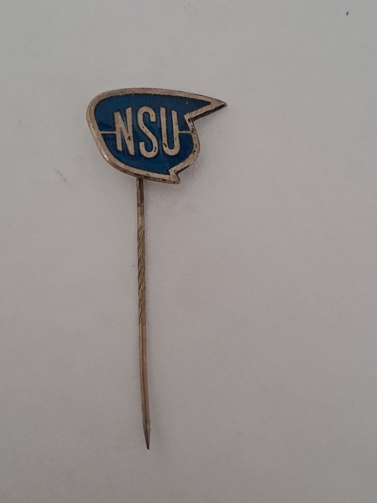 speldje automerk NSU, Verzamelen, Speldjes, Pins en Buttons, Ophalen of Verzenden, Overige onderwerpen