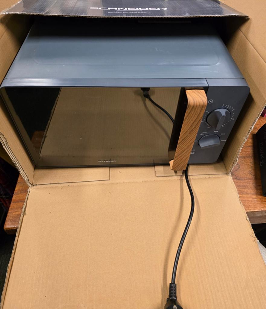 Magnetron Schneider Scandinavisch design keukenapparatuur, Ophalen, Zo goed als nieuw, Nvt, Draaiplateau