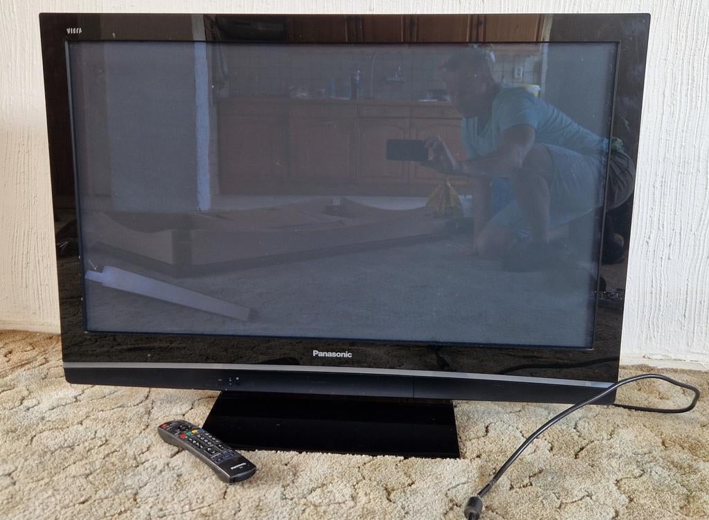 Panasonic Plasma 42 inch met afstandbediening en voet, Gebruikt, Panasonic, 50 Hz, Ophalen of Verzenden