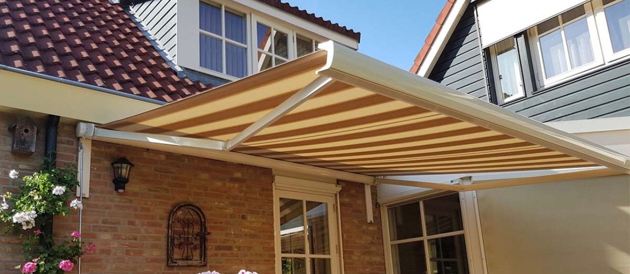 Hoi ik haal zoneschermen op voor meer info lees beschrijving, Tuin en Terras, Zonneschermen, Ophalen, Zo goed als nieuw, Knikarmscherm