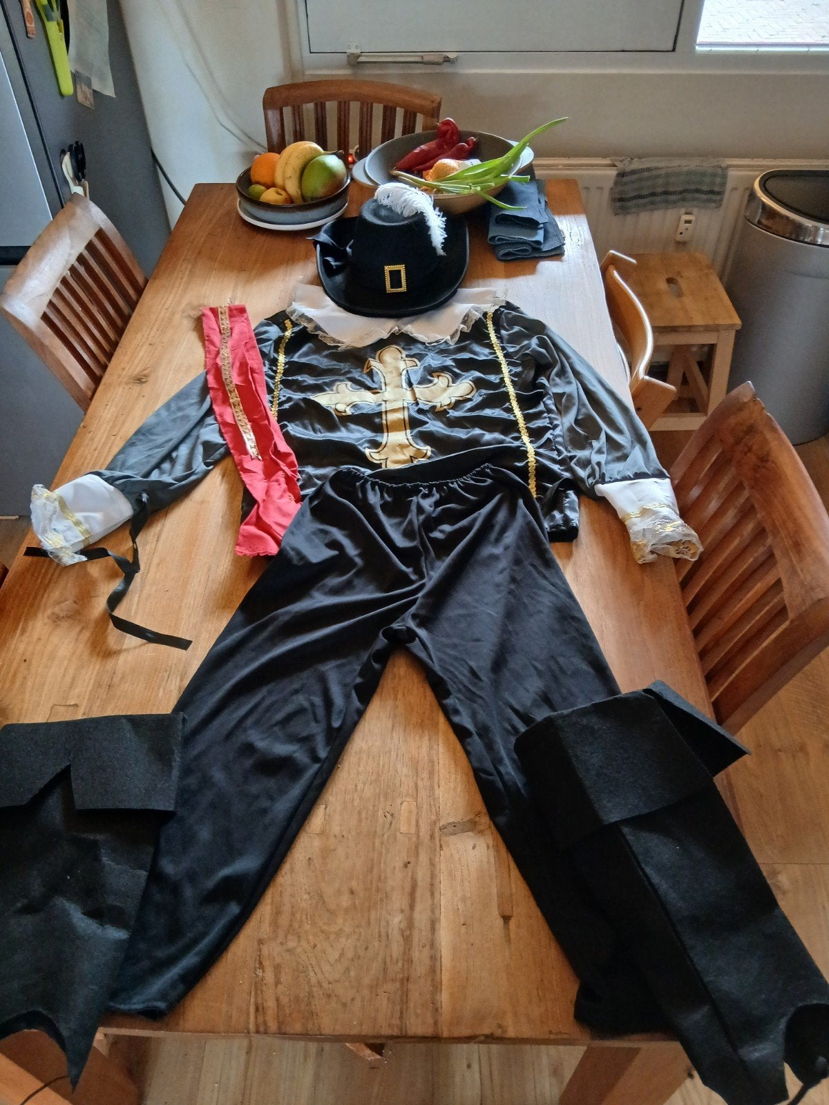 Musketier Verkleedkleding - Compleet Pak Maat S, Ophalen of Verzenden, Zo goed als nieuw, 170 of groter, Jongen of Meisje